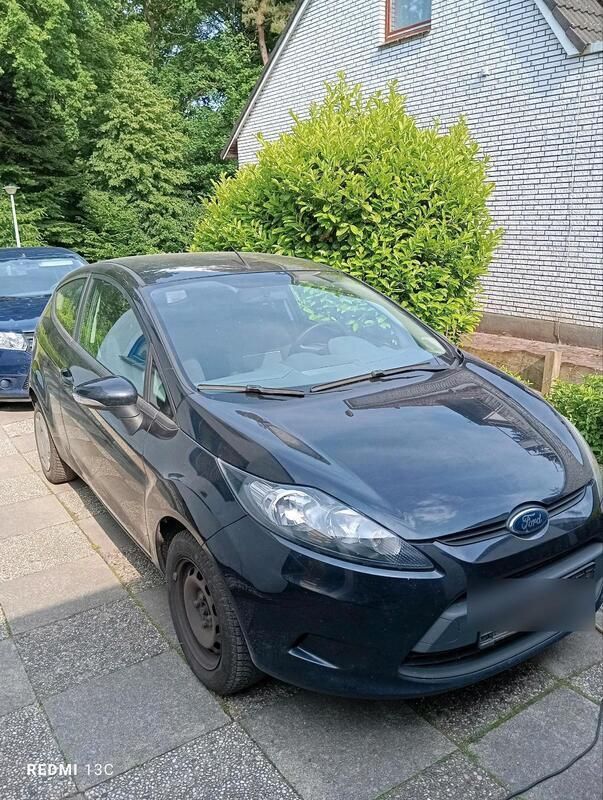 Schwarz Gebraucht 2011 Ford Fiesta Kleinwagen | 1.750 € - Bild 1/4