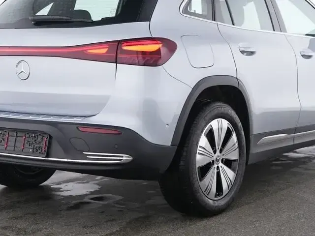 Gebraucht Mercedes EQA250 Advanced 139 kW (190 PS) 2025 Lack hightechsilber SUV