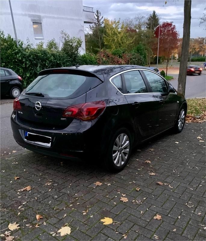 Gebraucht Opel Astra 110 PS (80 kW) 2010 Schwarz Limousine