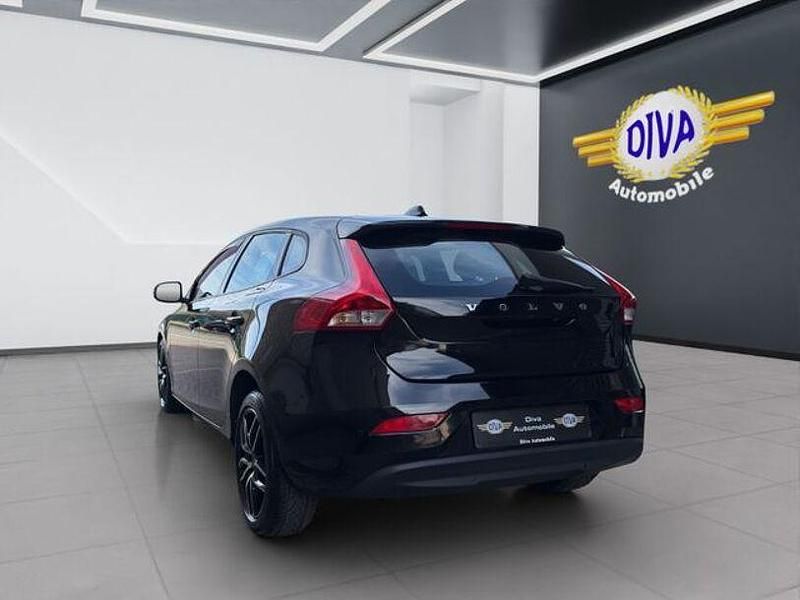 Gebraucht Volvo V40 You! 122 PS (89 kW) 2016 Schwarz Kombi