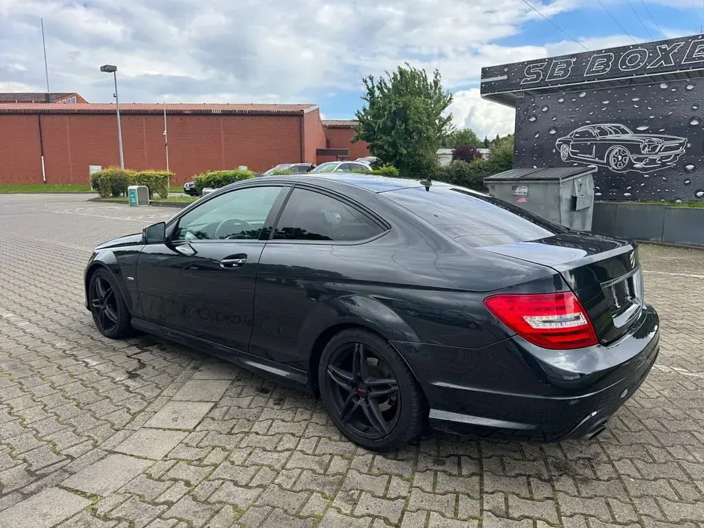 Gebraucht Mercedes C180 AMG line 156 PS (114 kW) 2012 Schwarz Coupé