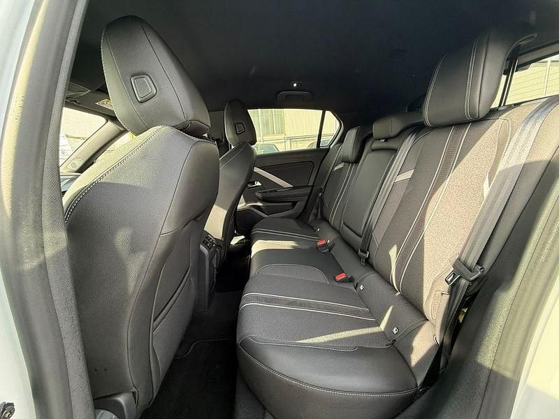 Gebraucht Opel Astra 131 PS (96 kW) 2024 Weiß Limousine