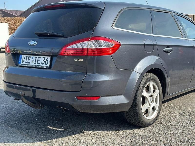 Gebraucht Ford Mondeo Titanium 163 PS (119 kW) 2010 Schwarz Limousine