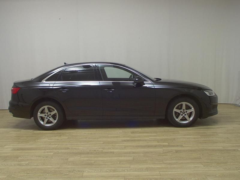 Schwarz Gebraucht 2022 Audi A4 Ambiente Limousine | 25.980 € (Guter Preis) - Bild 1/4