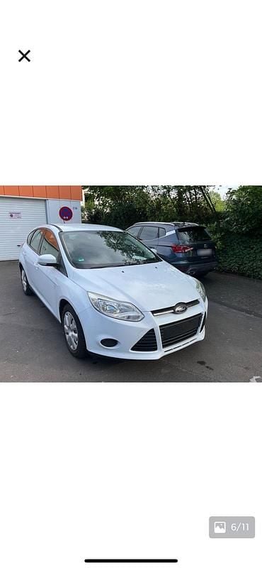 Usata Ford Focus 125 CV (91 kW) 2013 Bianco Berlina