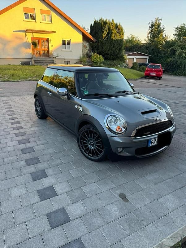Grau Gebraucht 2008 Mini John Cooper Works Kleinwagen | 9.800 € - Bild 1/4
