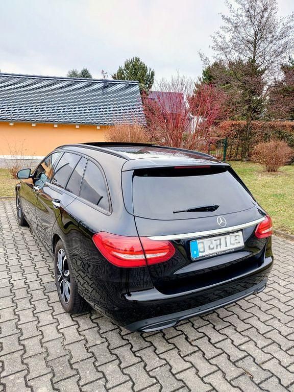 Gebraucht Mercedes C220 170 PS (125 kW) 2015 Schwarz Limousine