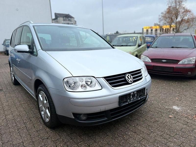 Silber Gebraucht 2004 VW Touran Highline Van / Kleinbus | 3.290 € (Teuer) - Bild 1/4