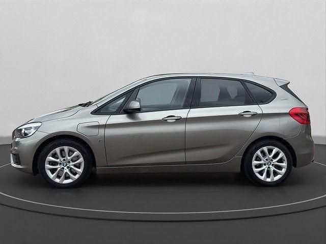 Gebraucht BMW 225 Active Tourer Advantage 224 PS (164 kW) 2017 Silber Van / Kleinbus