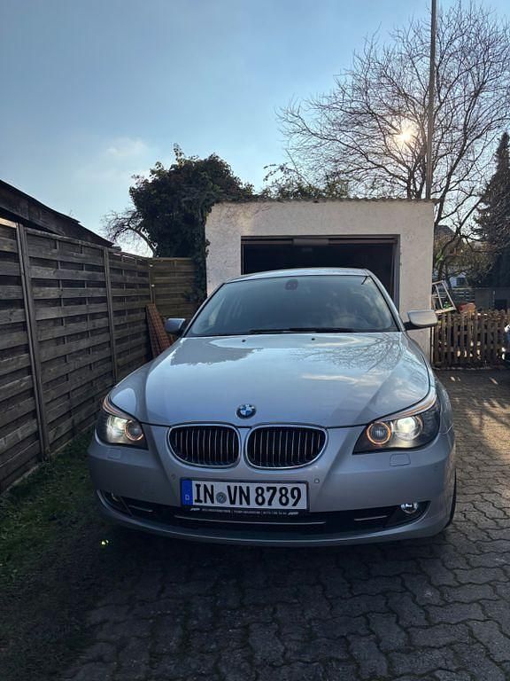 Silber Gebraucht 2008 BMW 523 Exclusive Limousine | 3.500 € (Superpreis) - Bild 1/4
