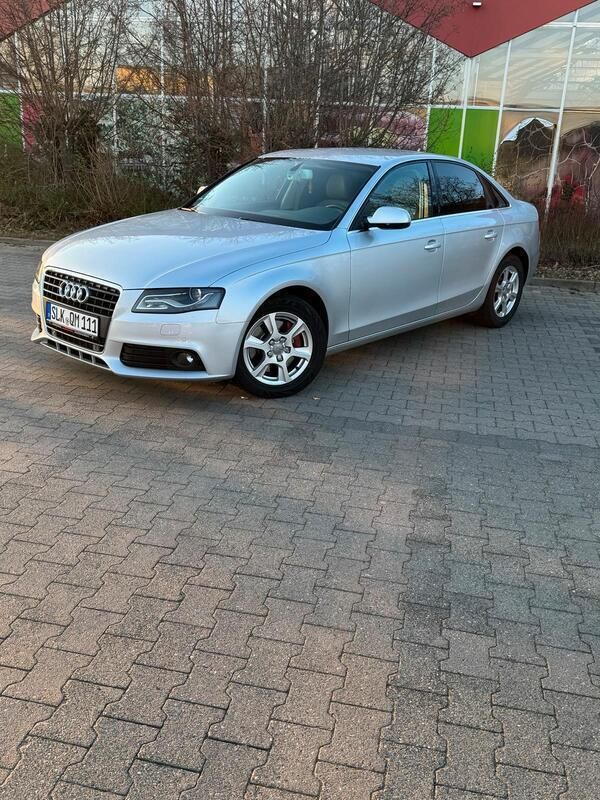 Silber Gebraucht 2011 Audi A4 Limousine | 6.800 € (Superpreis) - Bild 1/4