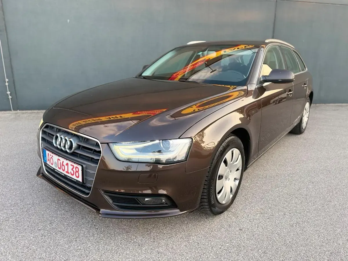 Gebraucht Audi A4 Attraction 143 PS (105 kW) 2012 Braun Kombi