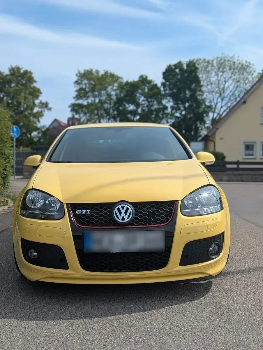 Używany VW Golf Edition 230 KM (169 kW) 2008 Żółty Coupe
