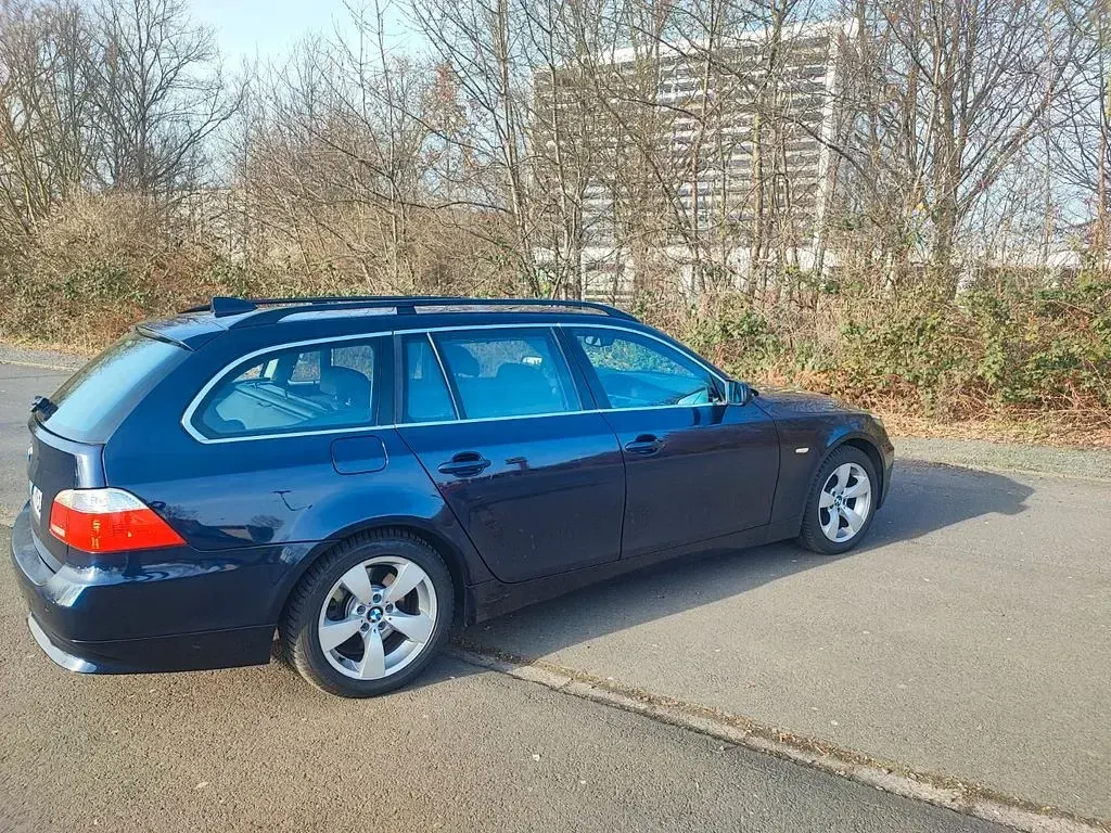 Gebraucht BMW 530 231 PS (169 kW) 2006 Blau Kombi