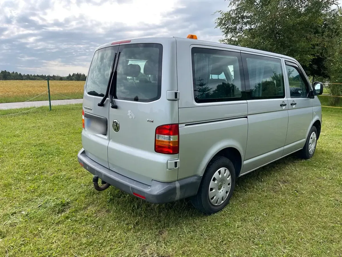 Gebraucht VW Caravelle 131 PS (96 kW) 2008 Silber Van