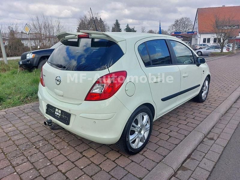 Gebraucht Opel Corsa Satellite 101 PS (74 kW) 2011 Weiß Kleinwagen