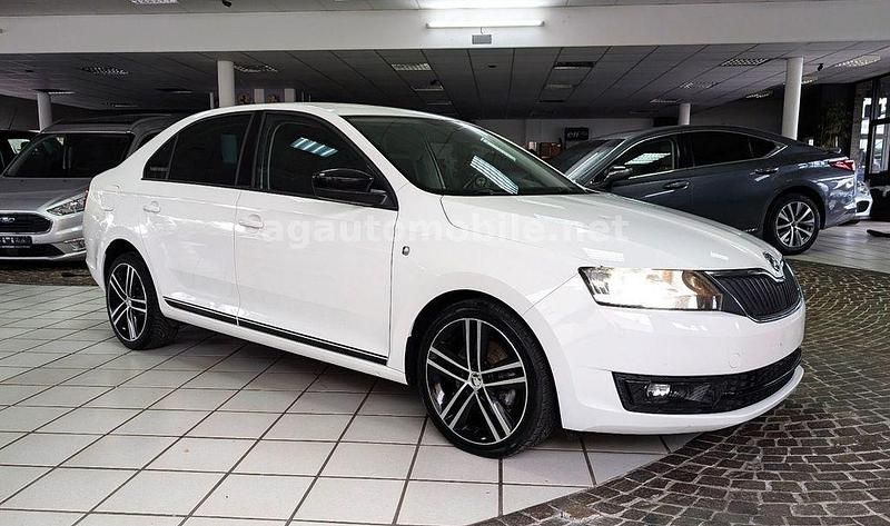 Weiß Gebraucht 2015 Skoda Rapid Ambition Limousine | 8.399 € (Fairer Preis) - Bild 1/4