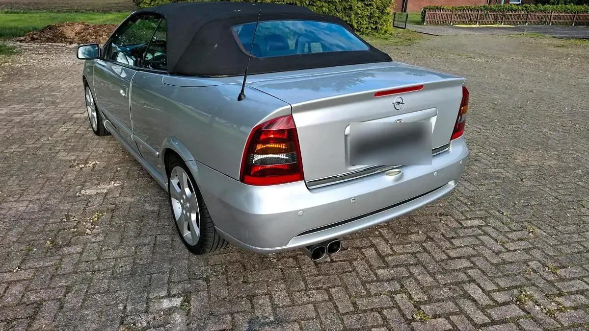 Gebraucht Opel Astra Cabriolet 147 PS (108 kW) 2002 Silber Cabrio