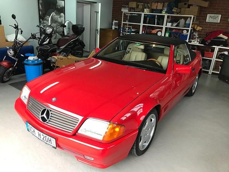Rot Gebraucht 1990 Mercedes SL300 Cabrio | 21.000 € - Bild 1/4