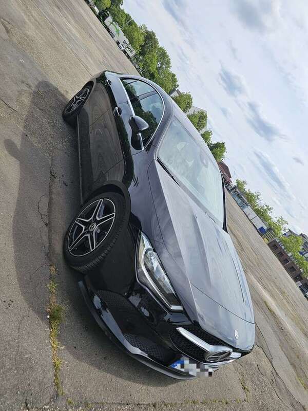 Schwarz Gebraucht 2021 Mercedes CLA180 AMG line Limousine | 32.499 € - Bild 1/4