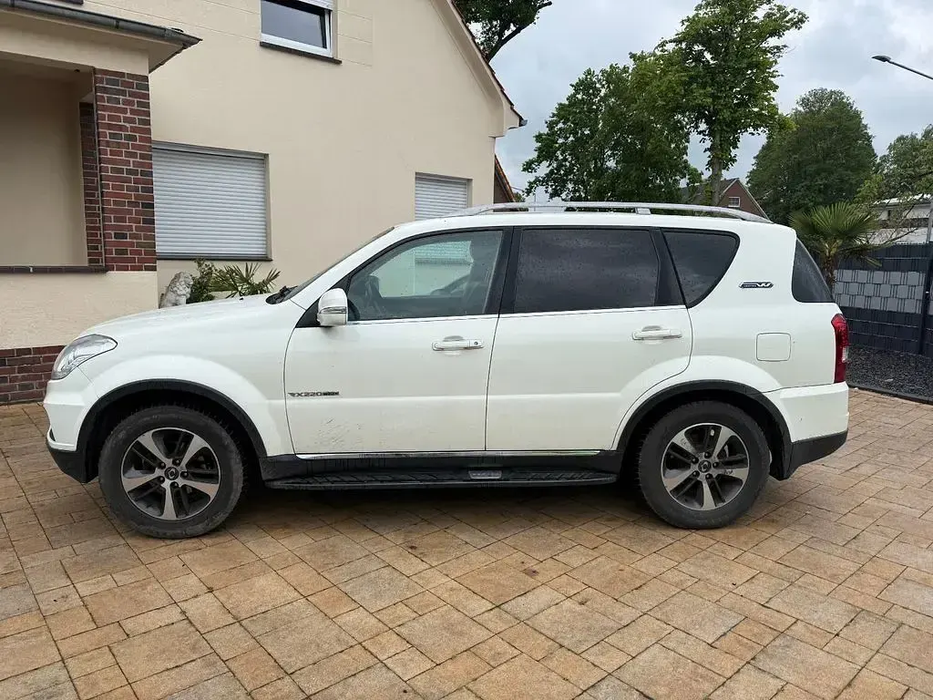 Gebraucht SsangYong Rexton 178 PS (130 kW) 2016 Weiß SUV