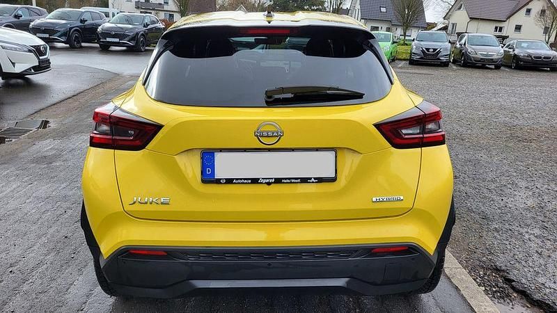 Second-hand Nissan Juke Tekna 94 CP (69 kW) 2024 Galben SUV