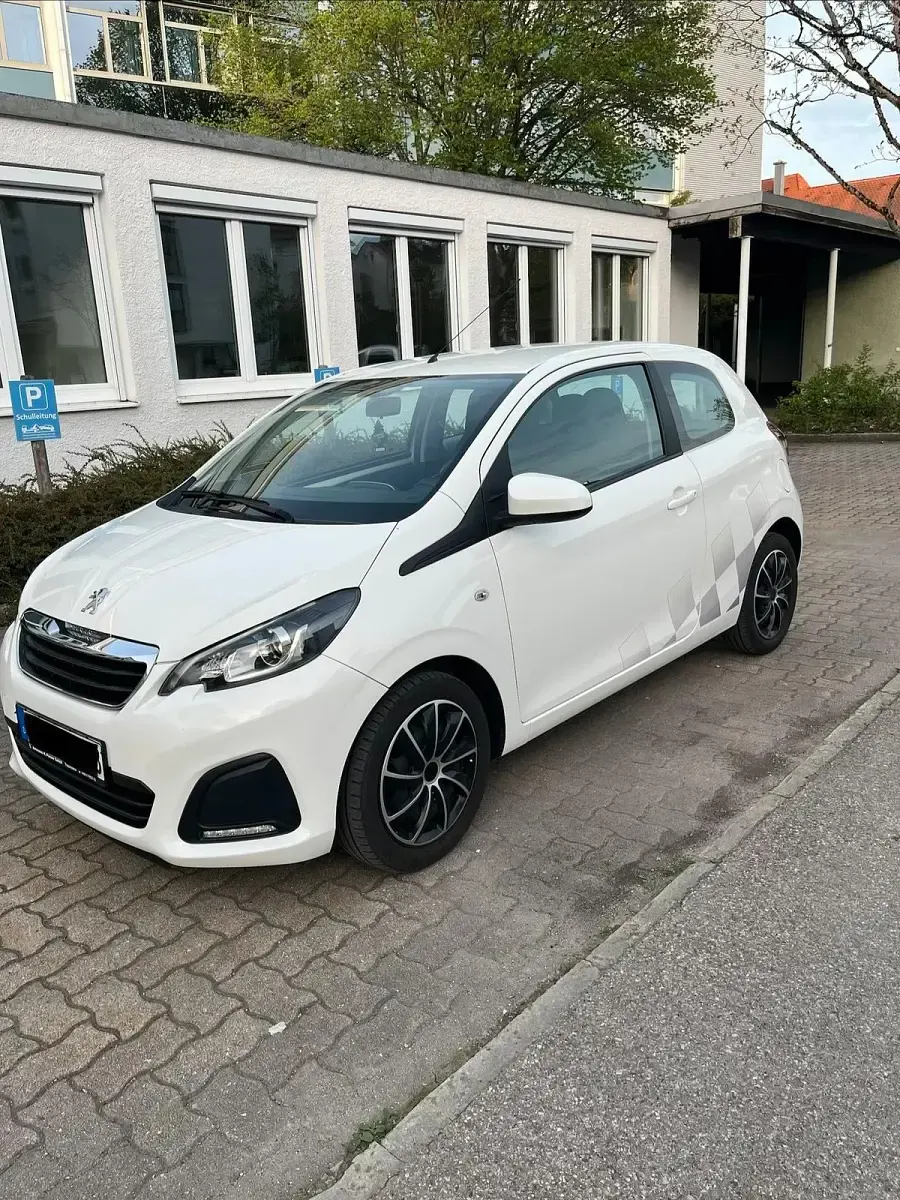 Gebraucht Peugeot 108 Active 82 PS (60 kW) 2014 Weiß Kleinwagen