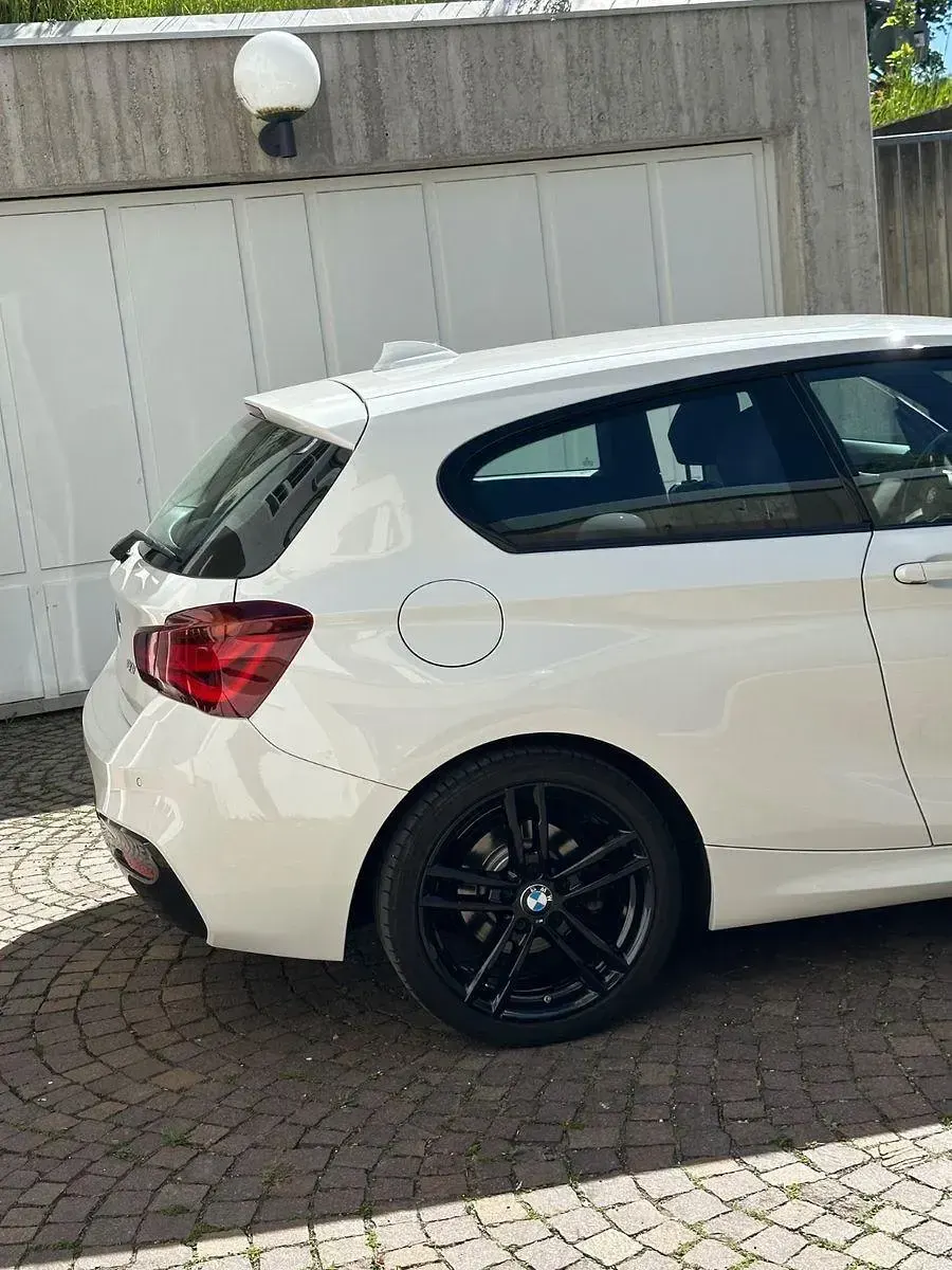 Gebraucht BMW 118 M Sport 136 PS (100 kW) 2018 Weiß Kleinwagen