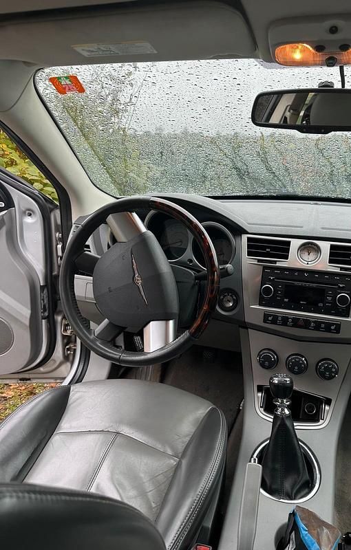 Silber Gebraucht 2007 Chrysler Sebring Limousine | 2.000 € - Bild 1/4