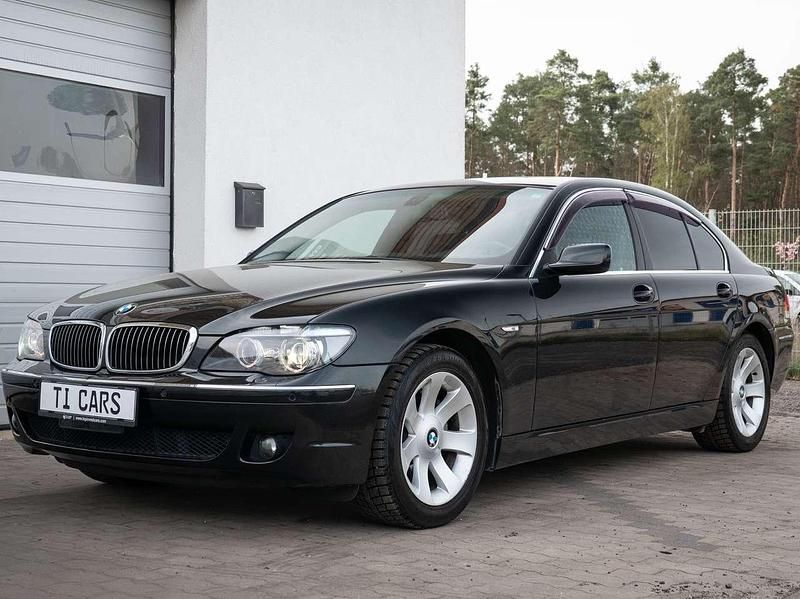Black sapphire metallic Gebraucht 2007 BMW 740 Limousine | 12.600 € (Guter Preis) - Bild 1/4