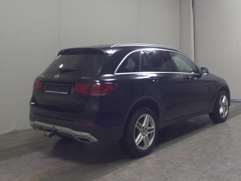 Gebraucht Mercedes GLC300e 320 PS (235 kW) 2021 Schwarz unilack SUV