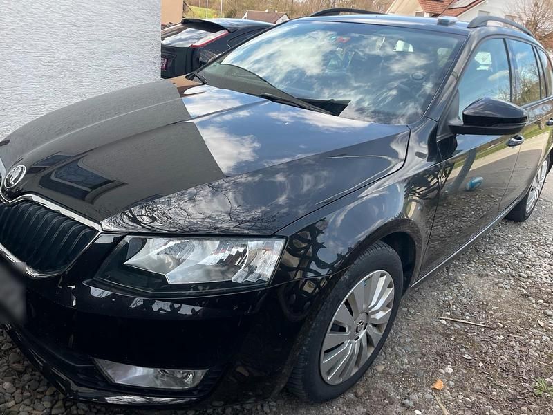 Gebraucht Skoda Octavia 105 PS (77 kW) 2014 Schwarz Kleinwagen