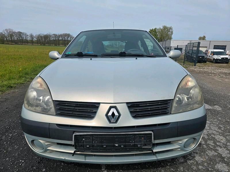 Gebraucht Renault Clio II 58 PS (42 kW) 2004 Grau Kleinwagen