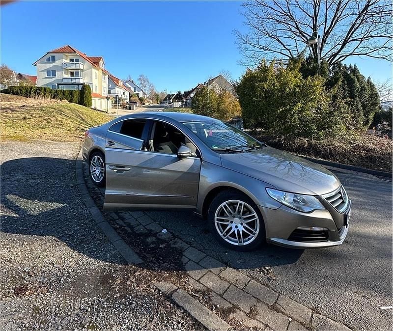 Gebraucht VW Passat 165 PS (121 kW) 2010 Limousine