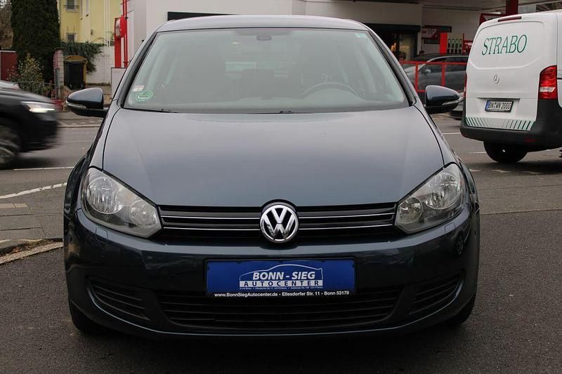 Blau Gebraucht 2009 VW Golf Comfortline Limousine | 8.400 € (Teuer) - Bild 1/4