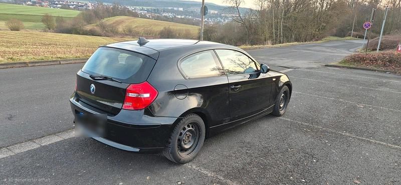 Gebraucht BMW 116 116 PS (85 kW) 2010 Schwarz Kleinwagen