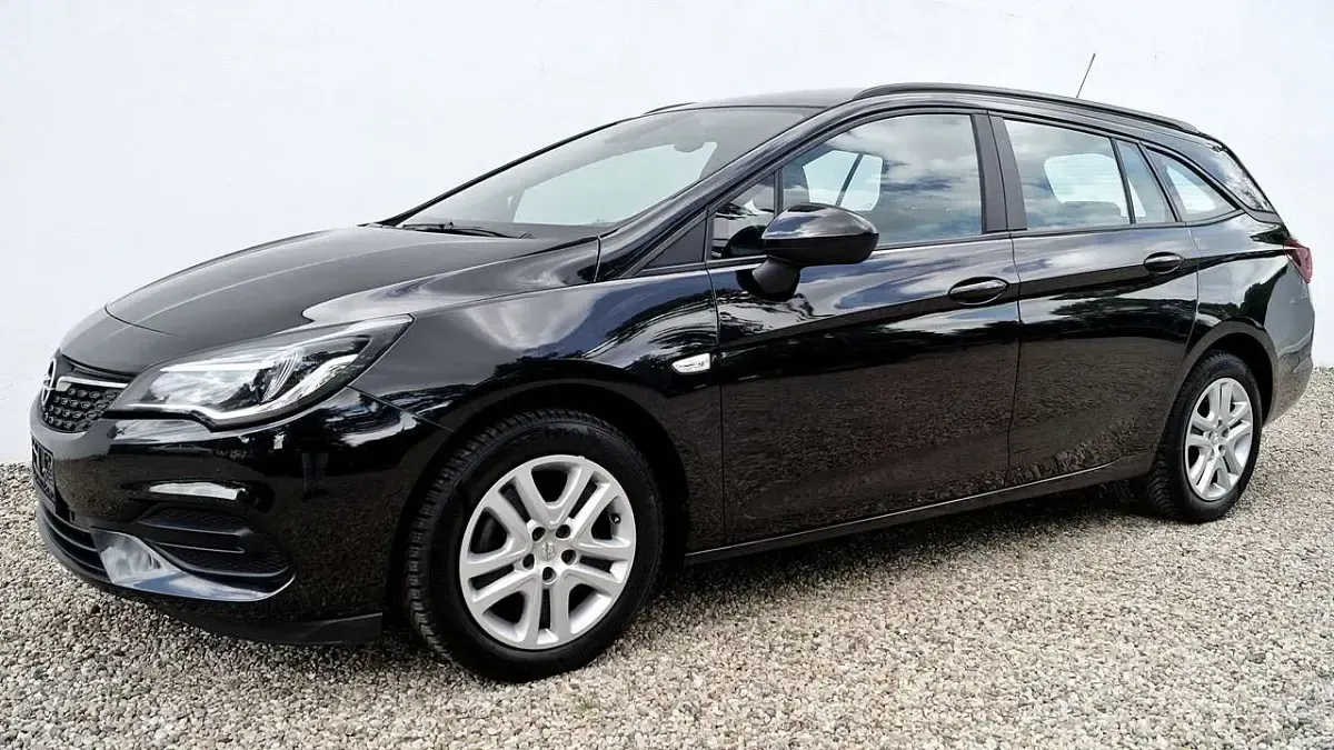 Gebraucht Opel Astra 145 PS (106 kW) 2022 Onyx schwarz Kleinwagen