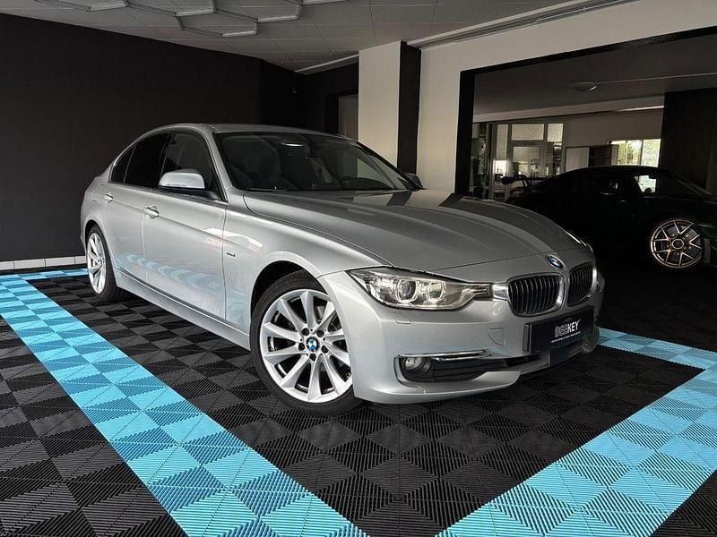 Silber Gebraucht 2015 BMW 320 Sport Line Limousine | 9.900 € (Etwas zu teuer) - Bild 1/4