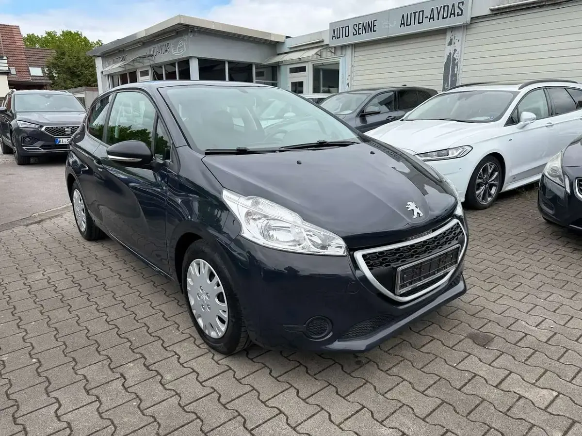 Gebraucht Peugeot 208 Access 68 PS (50 kW) 2015 Lack grau Kleinwagen