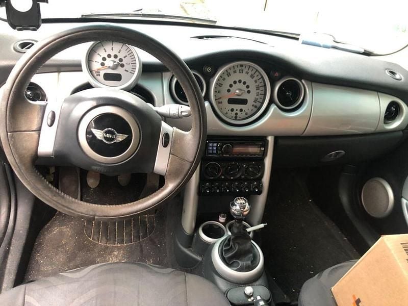 Usado Mini ONE 90 HP (66 kW) 2003 Preto Citadino