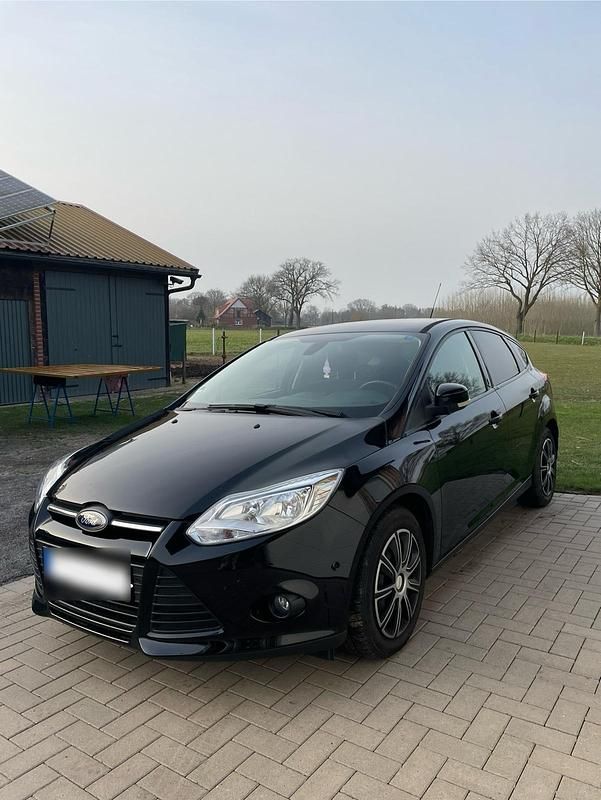 Gebraucht Ford Focus 125 PS (91 kW) 2012 Schwarz Kleinwagen