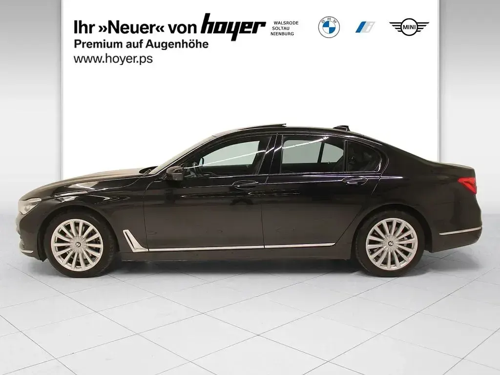 Second-hand BMW 730 Shadowline 265 CP (194 kW) 2017 Negru Berlinǎ
