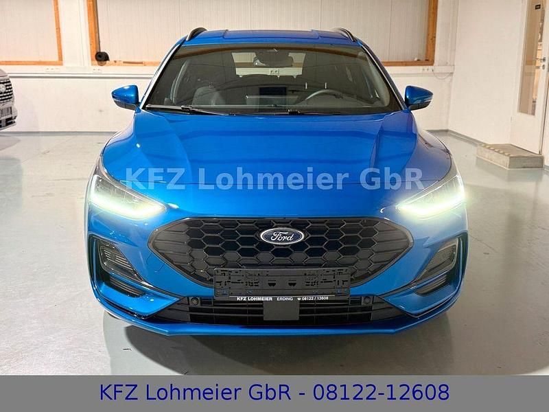 Neu Ford Focus ST-Line X 155 PS (114 kW) 2025 Blau Limousine