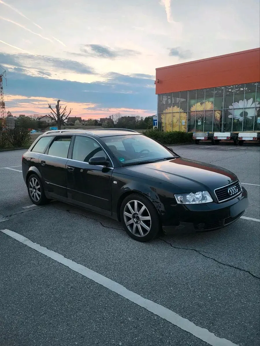 Używany Audi A4 S-Line 131 KM (96 kW) 2002 Czarny Kombi