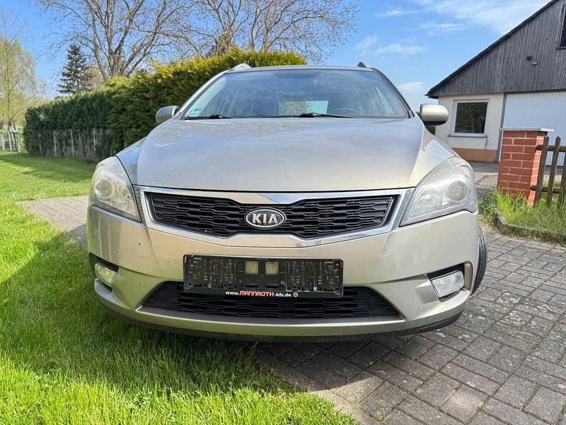 Second-hand Kia Ceed 116 CP (85 kW) 2012 Auriu Hatchback