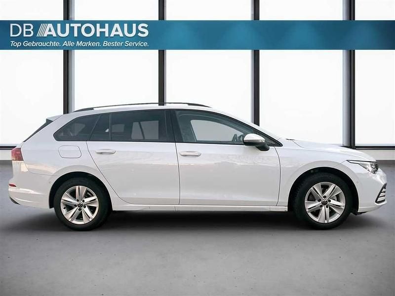 Gebraucht VW Golf VIII Life 131 PS (96 kW) 2023 Weiß Kombi