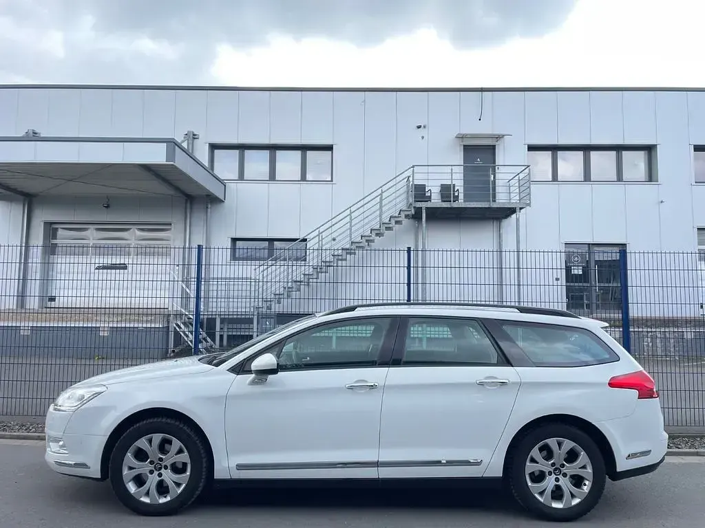 Gebraucht Citroën C5 Business Class 140 PS (102 kW) 2015 Weiß Kombi