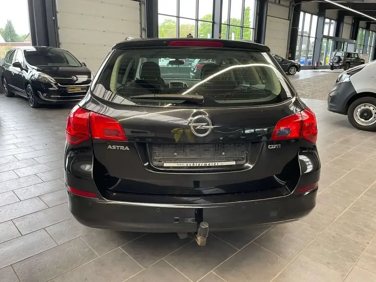 Gebraucht Opel Astra Design Edition 125 PS (91 kW) 2012 Schwarz Kombi