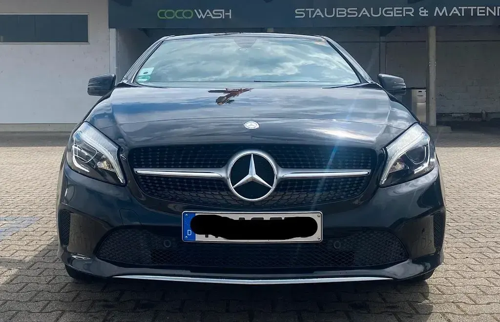 Gebraucht Mercedes A200 136 PS (100 kW) 2016 Schwarz Limousine