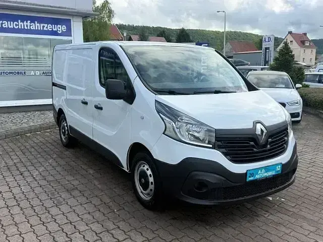 Gebraucht Renault Trafic Komfort 95 PS (69 kW) 2017 Weiß Van / Kleinbus